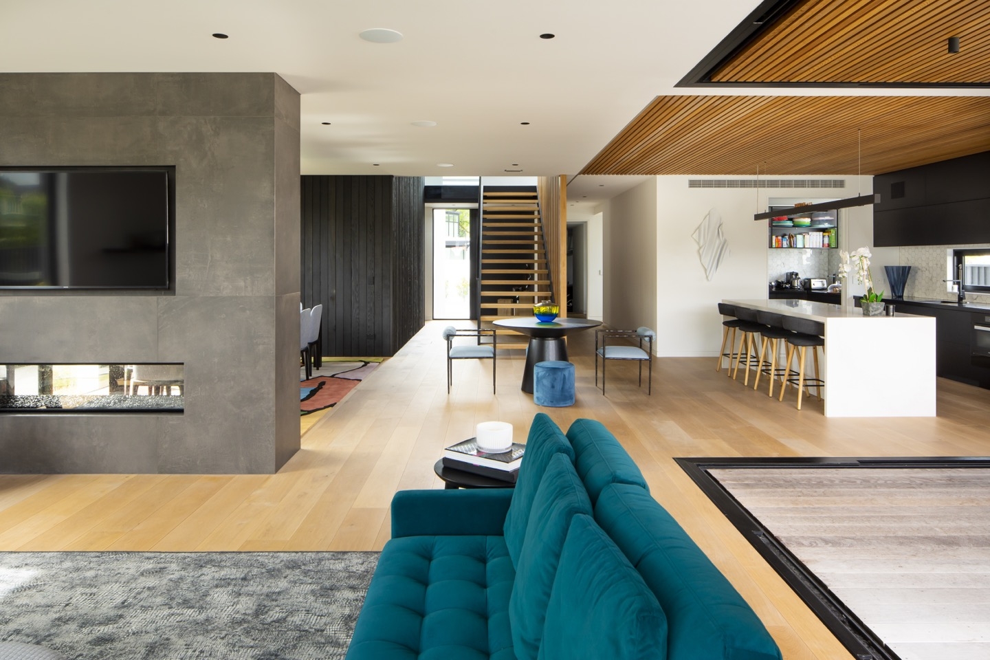 adc-Desmond St-architectual-builders{ loop.index0 }}